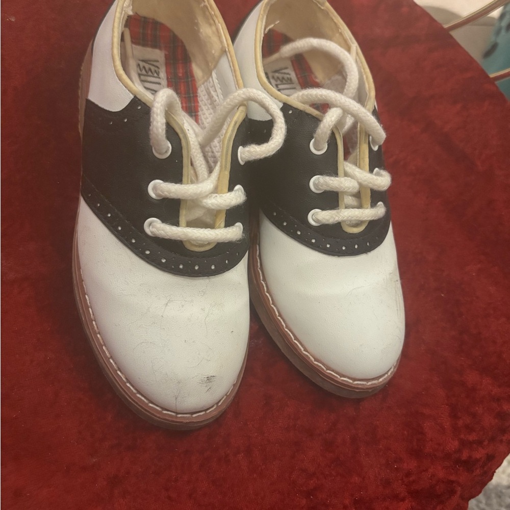 Black and White Dress Shoes with Saddle Design